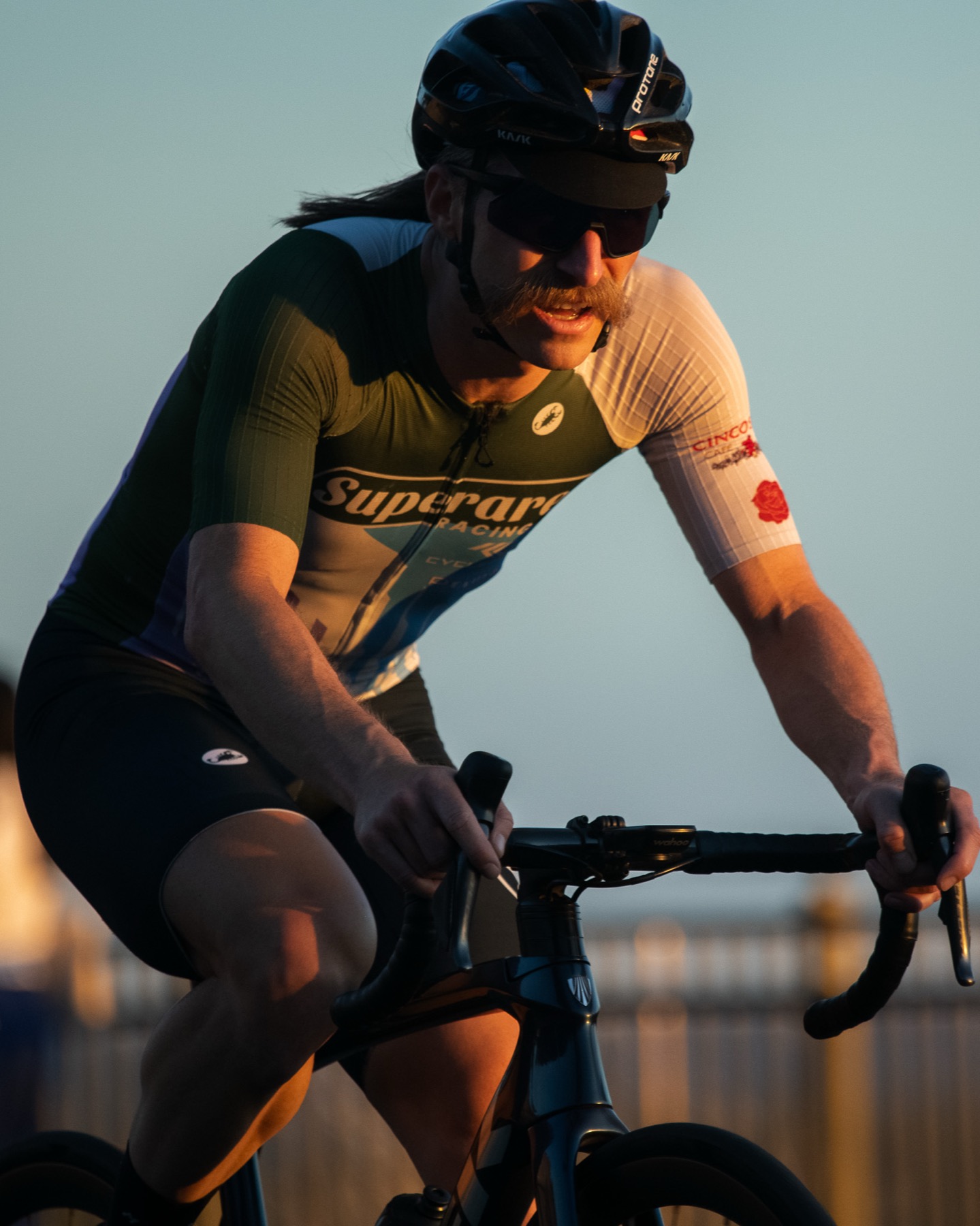 Cat 1/2 racing in the evening light