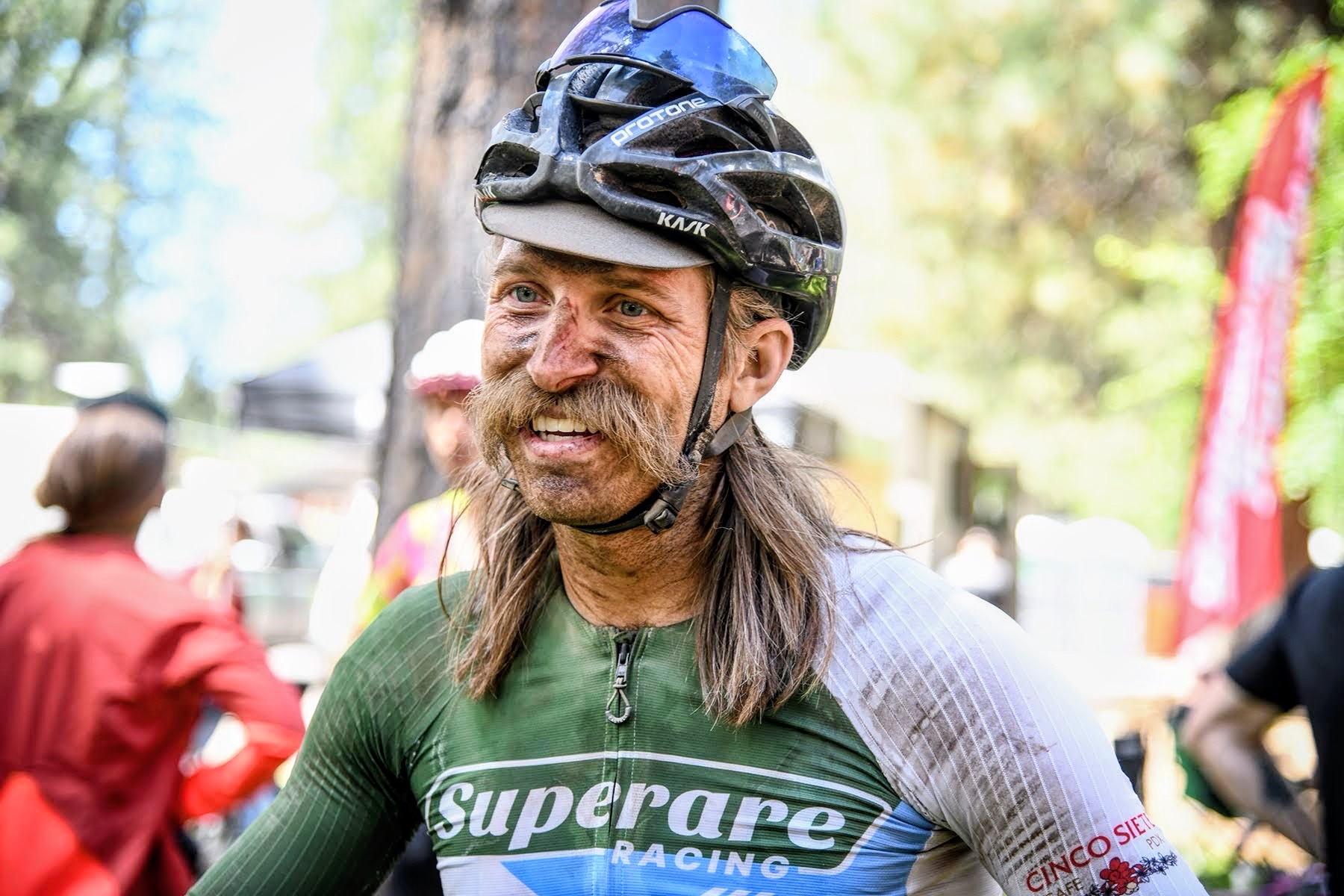 In the Superare kit at the finish